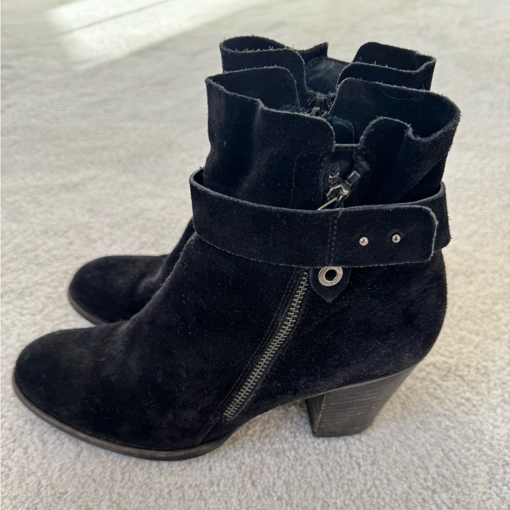 Paul Green Black Suede Ankle Boots - 9 US